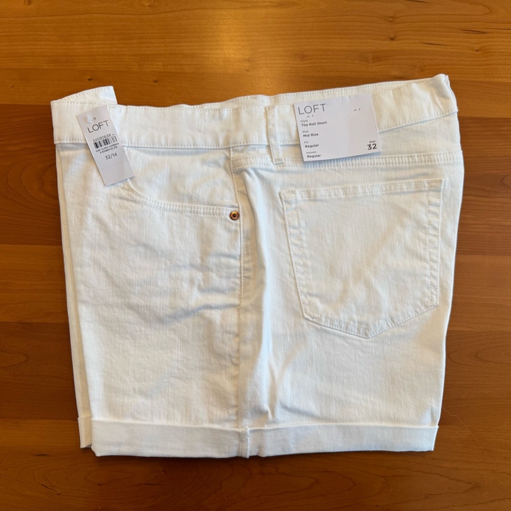 NWT LOFT Mid Rise Denim Roll Shorts in White Women’s Size 32 / 14